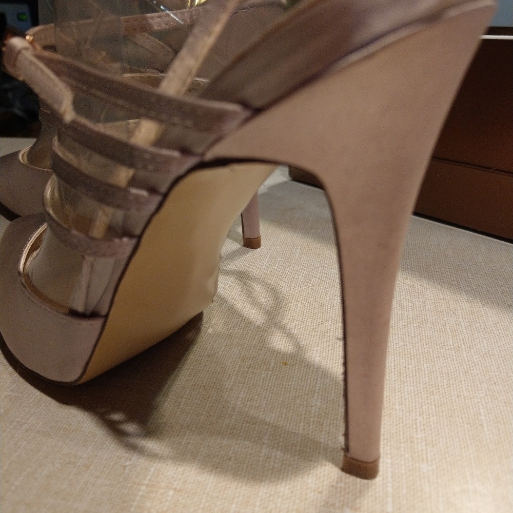 Heels - Picture 2 of 2